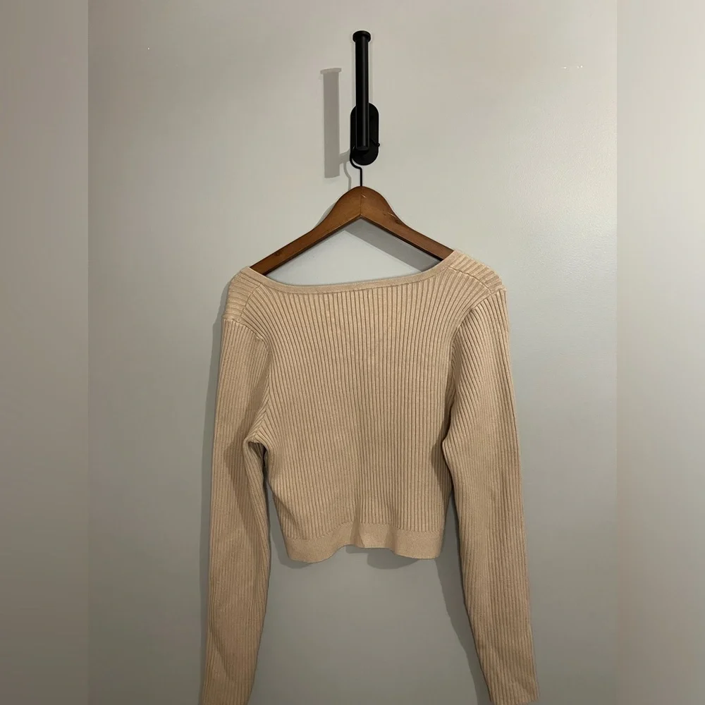 Abercrombie & Fitch crop sweater